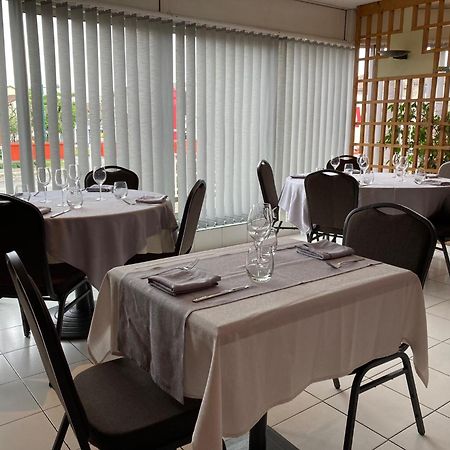 The Originals City, Hotel Le Boeuf Rouge, Сен-Жуниен Екстериор снимка