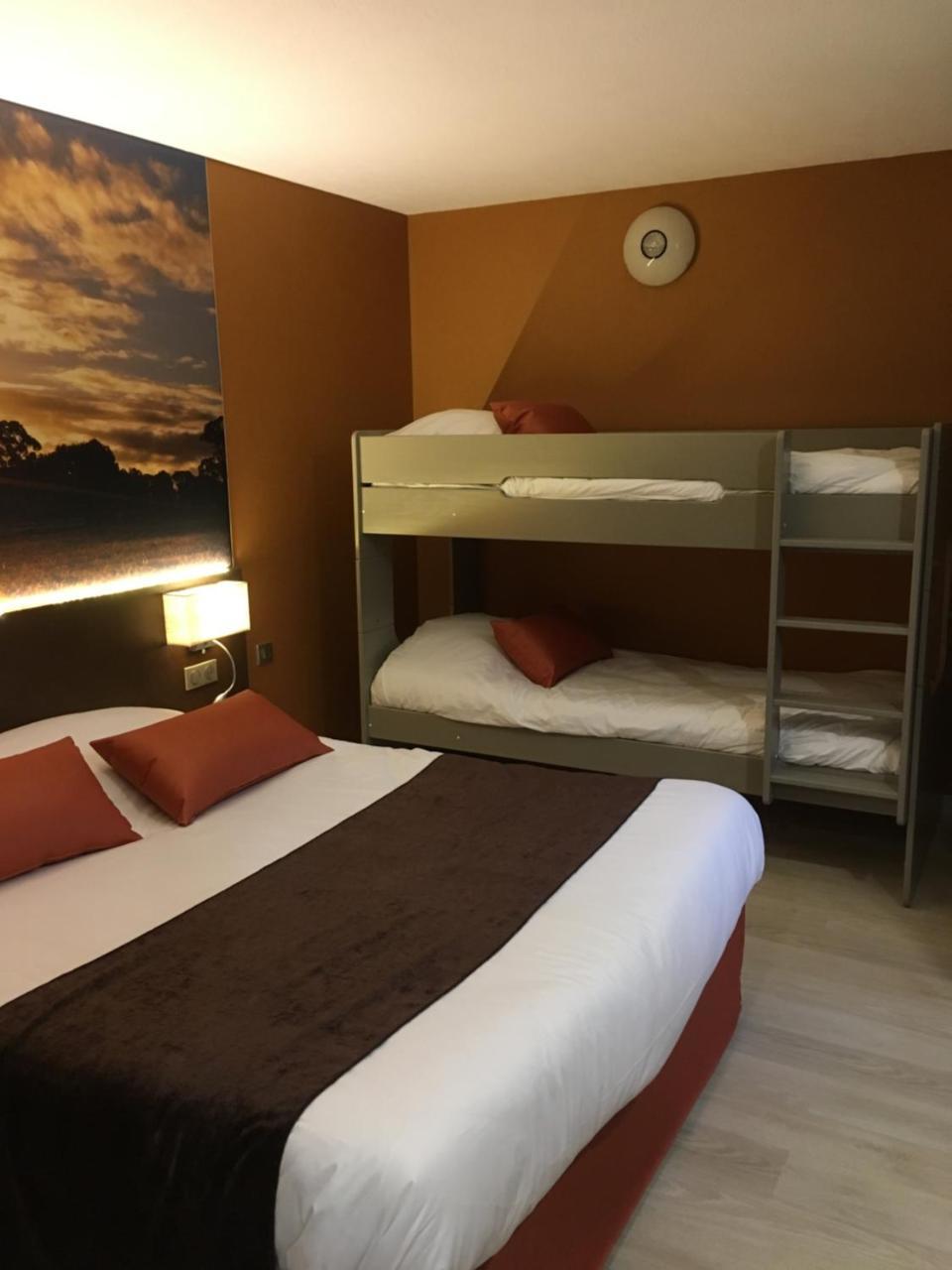 The Originals City, Hotel Le Boeuf Rouge, Сен-Жуниен Екстериор снимка
